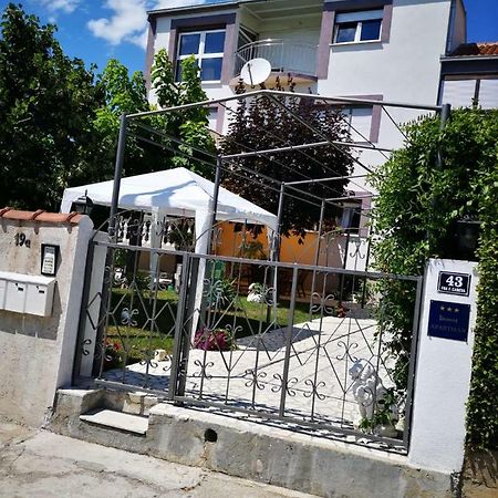 Apartmani Luis Kastela Exterior photo
