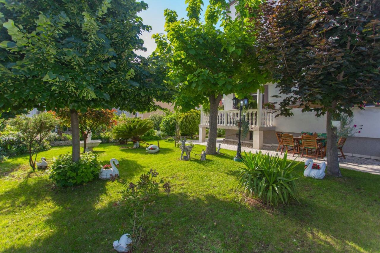 Apartmani Luis Kastela Exterior photo