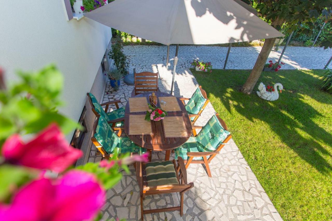 Apartmani Luis Kastela Exterior photo