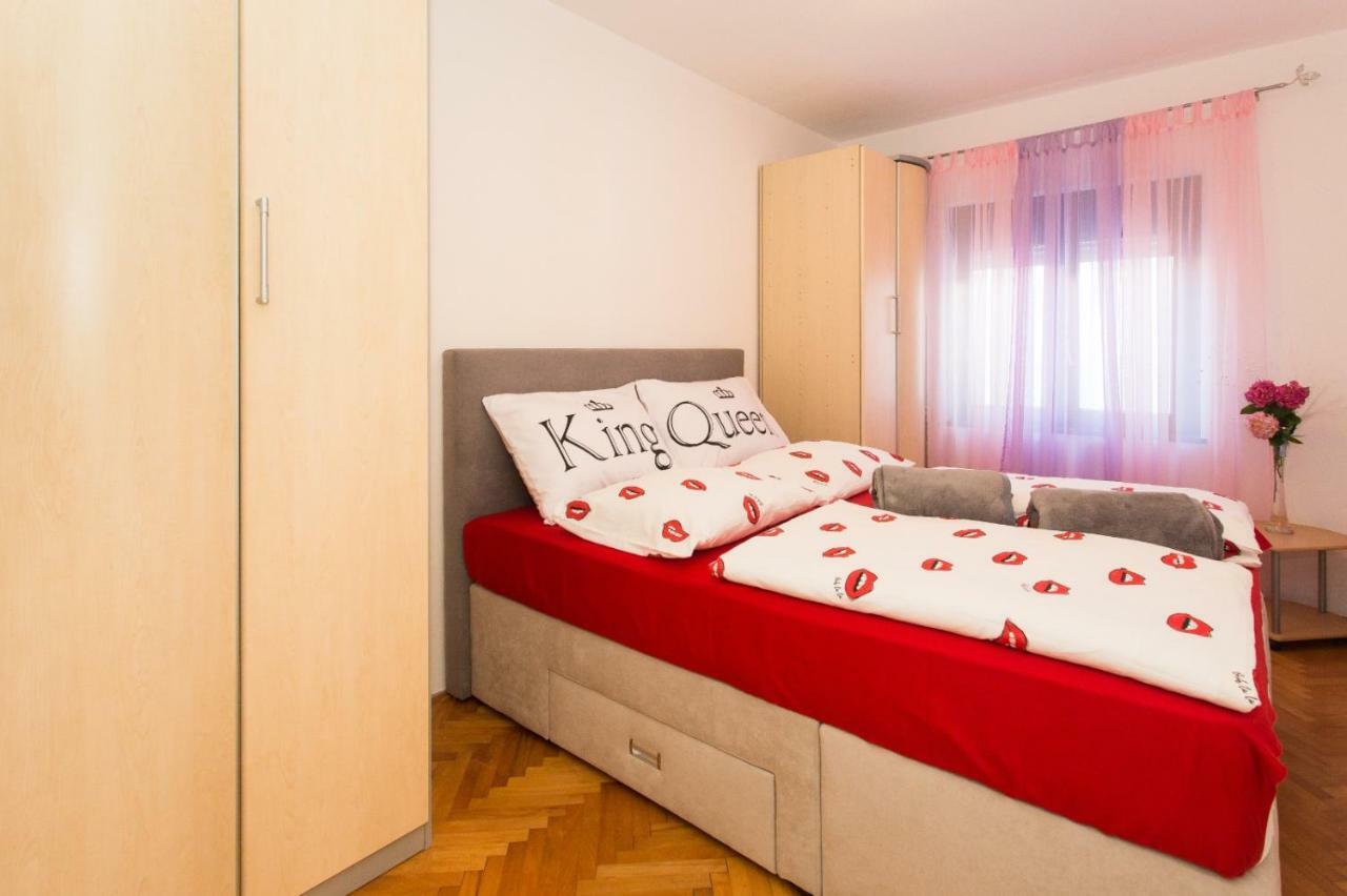 Apartmani Luis Kastela Exterior photo