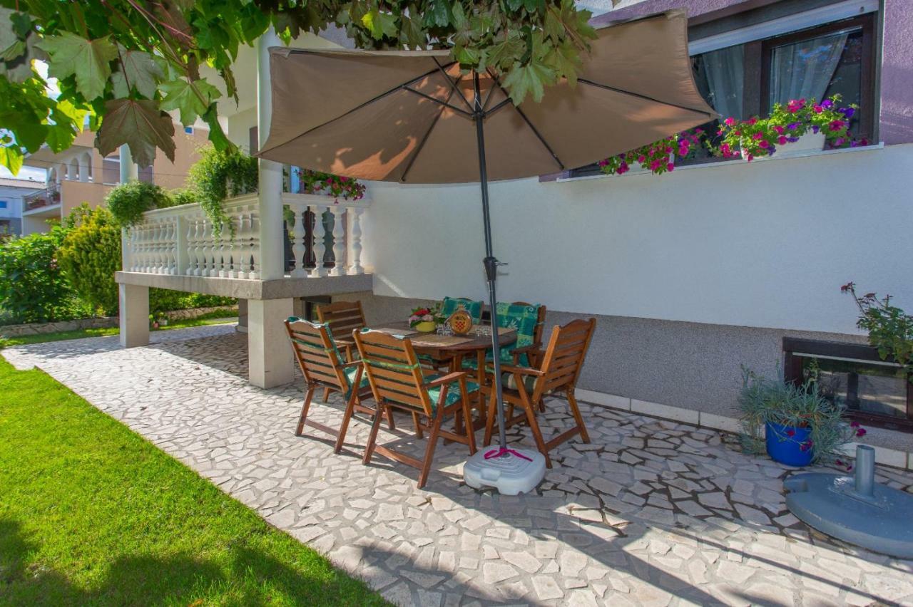 Apartmani Luis Kastela Exterior photo