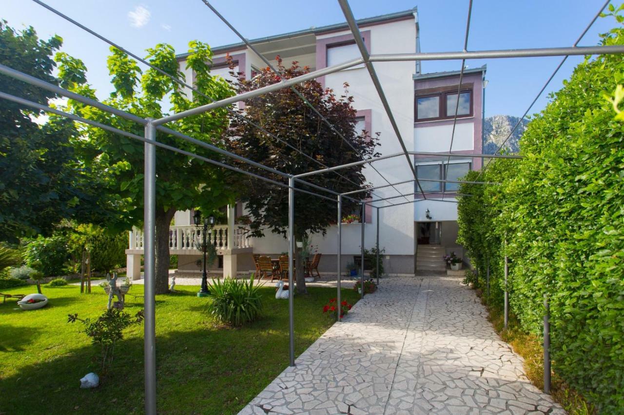 Apartmani Luis Kastela Exterior photo